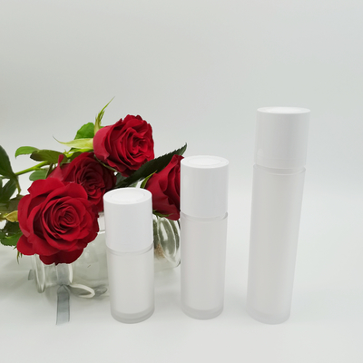 15ml 30ml 50ml για τη φροντίδα δέρματος γύρω από το περιστροφικό διπλοτειχισμένο χωρίς αέρα μπουκάλι αντλιών
