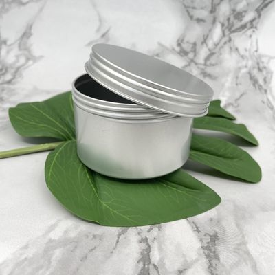 Τα μικρά βάζα κασσίτερου αλουμινίου 60ml 80ml γύρω από τη βίδα ακρών στρίβουν την κορυφή για τα κεριά