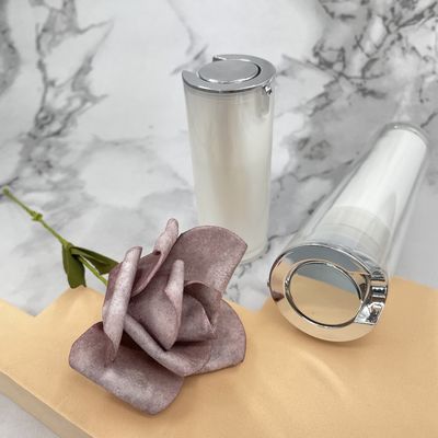 Ακρυλικός ασημένιος μπουκαλιών 50ml αντλιών μαργαριταριών άσπρος 30ml χωρίς αέρα που επιμεταλλώνεται γύρω από τη μορφή