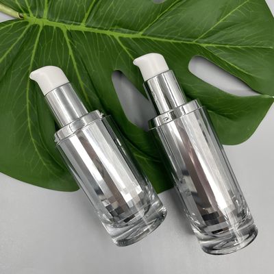Καλλυντικό μπουκάλι Skincare αντλιών υψηλών σημείων που συσκευάζει 30ml που επιμεταλλώνεται